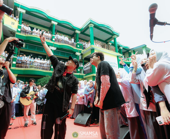 NAPAK TILAS PENUH NOSTALGIA: BAND ARMADA KEMBALI KE SMA MUHAMMADIYAH 1 PALEMBANG